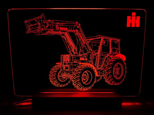 IHC 633 Allrad mit Frontlader LED Schild